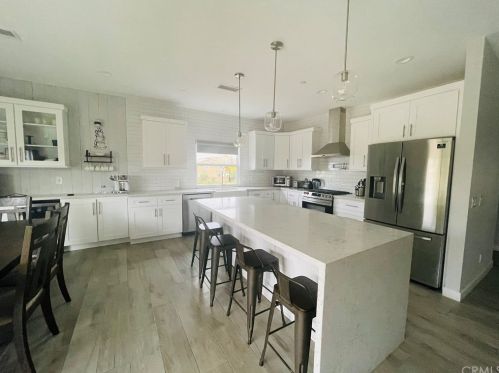 14007 Quailridge Dr, Riverside, CA 92503-7201
