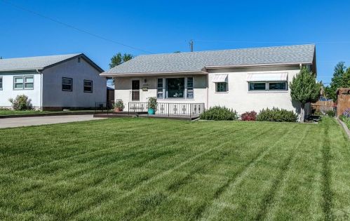 2009 Hollywood Dr, Pueblo, CO 81005-2503