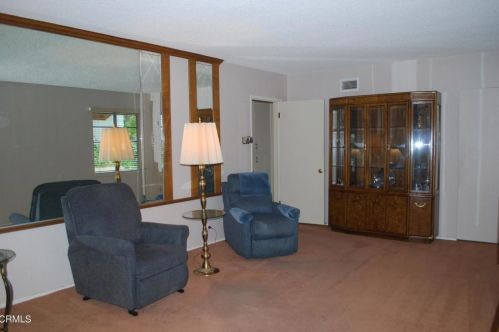 5042 Carolyn Way, Glendale CA  91214-1061 exterior