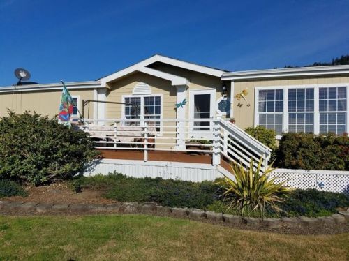 98639 Camellia Dr, Harbor, OR 97415-9318