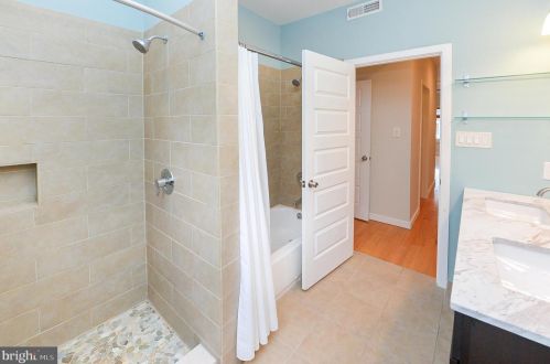 1306 4 St, Philadelphia PA 19140-5652 exterior