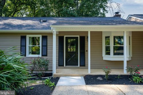 14676 Alps Dr, Woodbridge VA  22193-3322 exterior