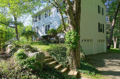 20 Jana Ln, Stratham, NH 03885-2108