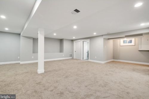 1253 Cresthaven Dr, Silver Spring MD 20903-1107 exterior