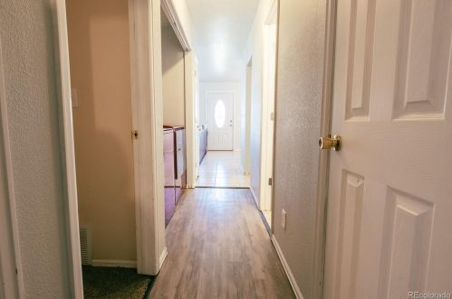 3721 Riverside Pkwy, Greeley CO  80620-2801 exterior