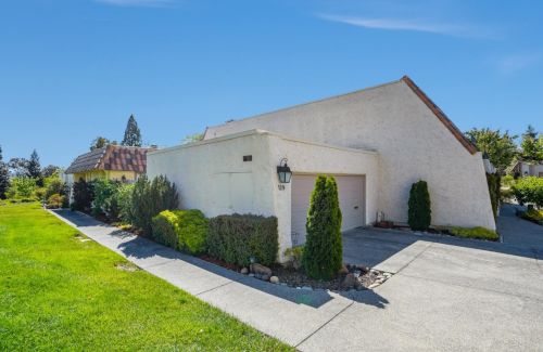 129 El Pinar, Los Gatos, CA 95032-1124