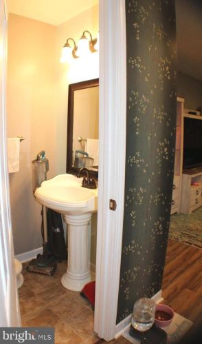 3332 Mountain Rd, Wardensville WV 26851-8279 exterior