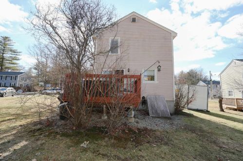 7 Burgundy Dr, Nashua, NH 03062-3602