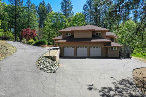 11122 Meyer Way, Grass Valley, CA 95949-6817