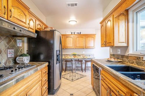 2860 Monroe Ave, Anaheim CA  92801-6034 exterior