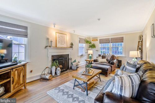 27 Lochatong Rd, Trenton NJ 08628-1608 exterior