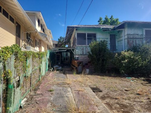 538 Mapu Ln, Honolulu, HI 96817-2241