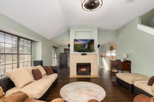 4700 Fallenash Dr, Austin TX  78725-1726 exterior