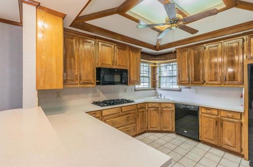 2102 Antibes Dr, Carrollton TX 75006-4327 exterior