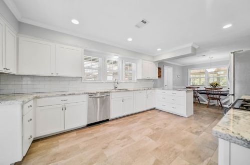 1100 Chateau Wood Pkwy Dr, Conroe TX  77385-9773 exterior