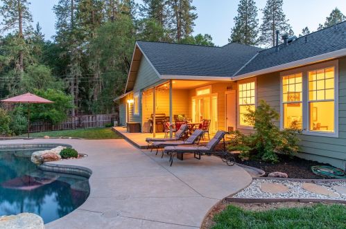 1924 Meadow Oak Ln, Meadow Vista, CA 95722-9474