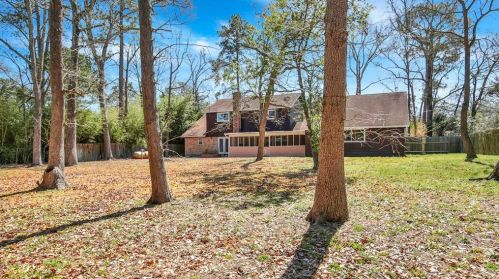 1100 Chateau Wood Pkwy Dr, Conroe TX  77385-9773 exterior