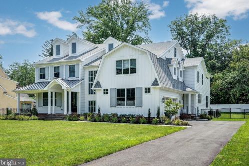 410 Kings Hwy, Tavistock, NJ 08033-2106