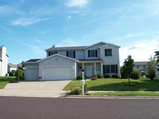 2336 Murphy Dr, Lake Of The Woods, IL 61525-9386