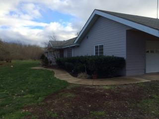 34728 Henshaw Dr, Brownsville, OR 97327-9532