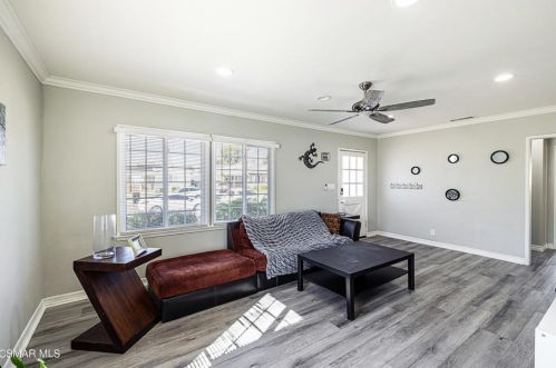 7662 Paso Robles Ave, Van Nuys CA  91406-2141 exterior