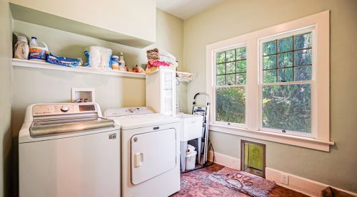 3580 Larchwood Pl, Riverside CA  92506-1236 exterior