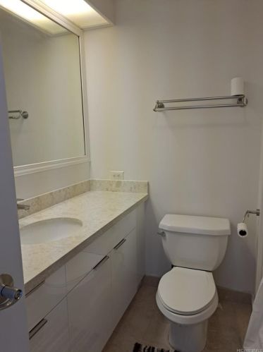 1212 Punahou St, Honolulu HI  96826-1031 exterior