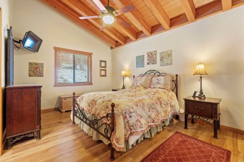 11030 Ski Slope Way, Truckee CA  96161-6603 exterior