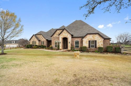 1215 Ruby Lea Ln, Fort Worth, TX 76179-9174