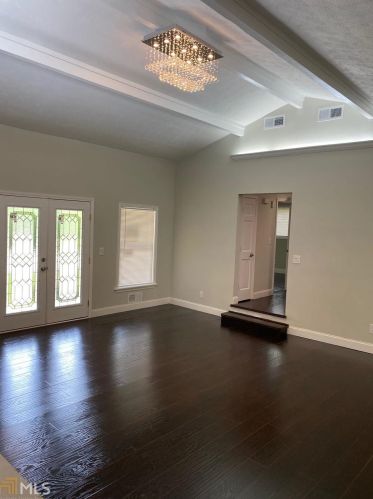 7015 Oak Leaf Dr, Fairburn, GA 30213-2647