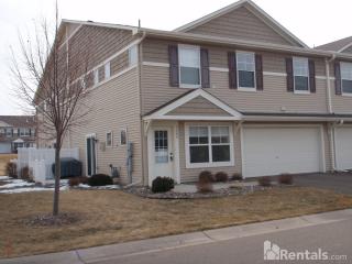 3260 Oak View Dr, Saint Paul MN  55129-9370 exterior