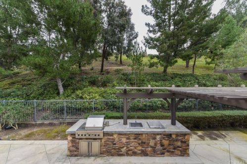28 Climbing Vine, Irvine CA  92603-0200 exterior