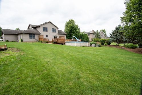 8709 Rood Rd, Valley View, IL 60145-8281