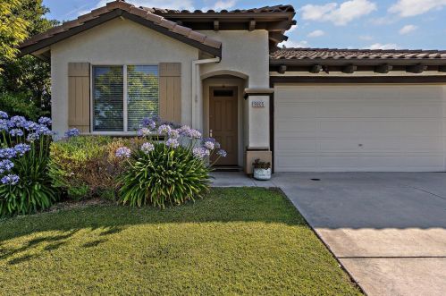 9805 Nestling Cir, Elk Grove, CA 95757-8216