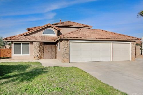 6889 Tatum Ct, Riverside, CA 92509-0757