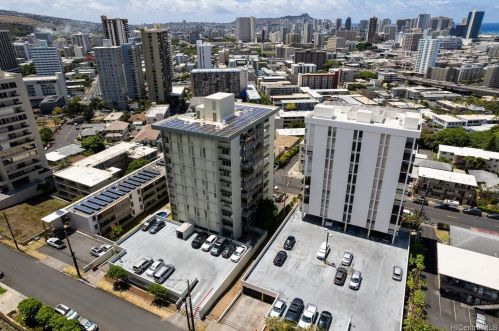 1069 Spencer St, Honolulu HI  96822-3774 exterior