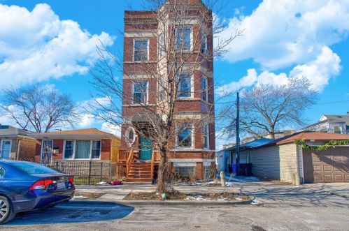 2944 Sacramento Ave, Chicago, IL 60618-7719
