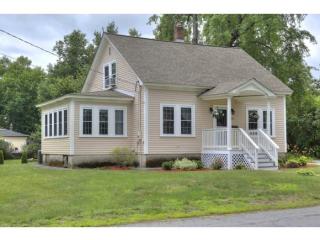 64 Fairmount St, Nashua, NH 03064-2570