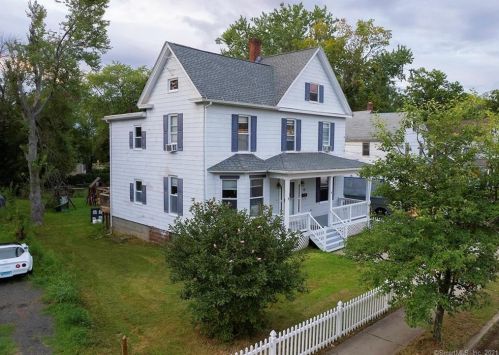 47 Silver St, Middletown, CT 06457-3935