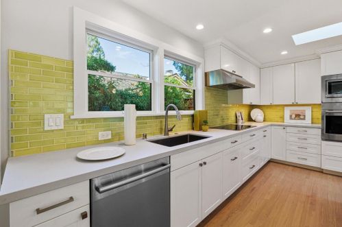 110 Pasa Robles Ave, Los Altos CA 94022-1235 exterior