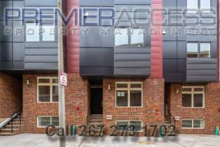 156 Front St, Philadelphia PA  19106-0020 exterior