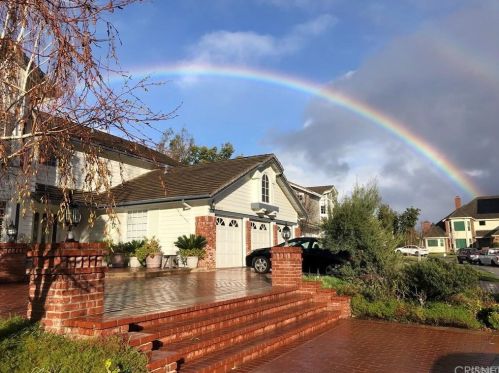 29523 Ridgeway Dr, Calabasas, CA 91301-4143
