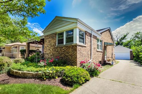 3829 Arden Ave, Brookfield, IL 60513-2106