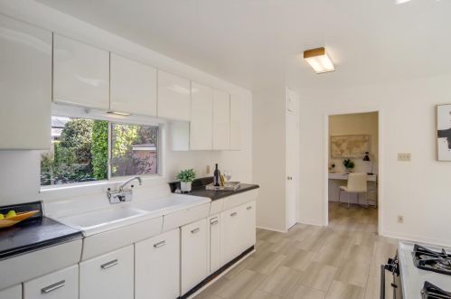 1252 Carmel Ter, Los Altos CA 94024-5508 exterior