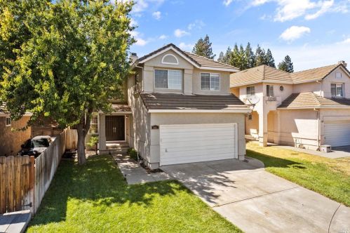561 Rolling Oak Ct, Vacaville, CA 95688-1001