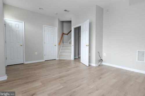 92 Davis St, Charles Town WV  25414-4478 exterior