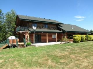 3883 Everett Ln, Ferndale, WA 98248-8209