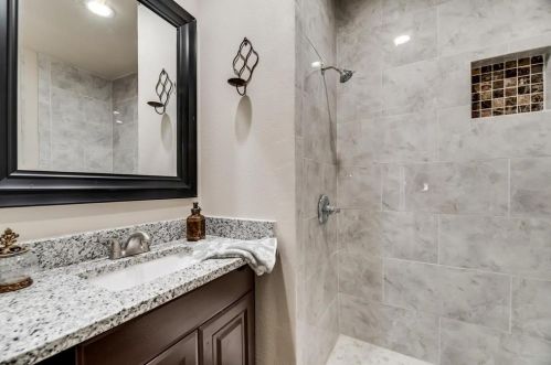 5500 Willow Cir, Fort Worth TX  76112-1952 exterior