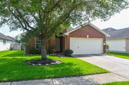2419 Amber Wheat Ct, Fresno, TX 77545-7113