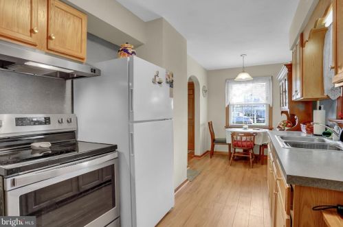 20 Lincoln Dr, Hanover PA 17331-4906 exterior